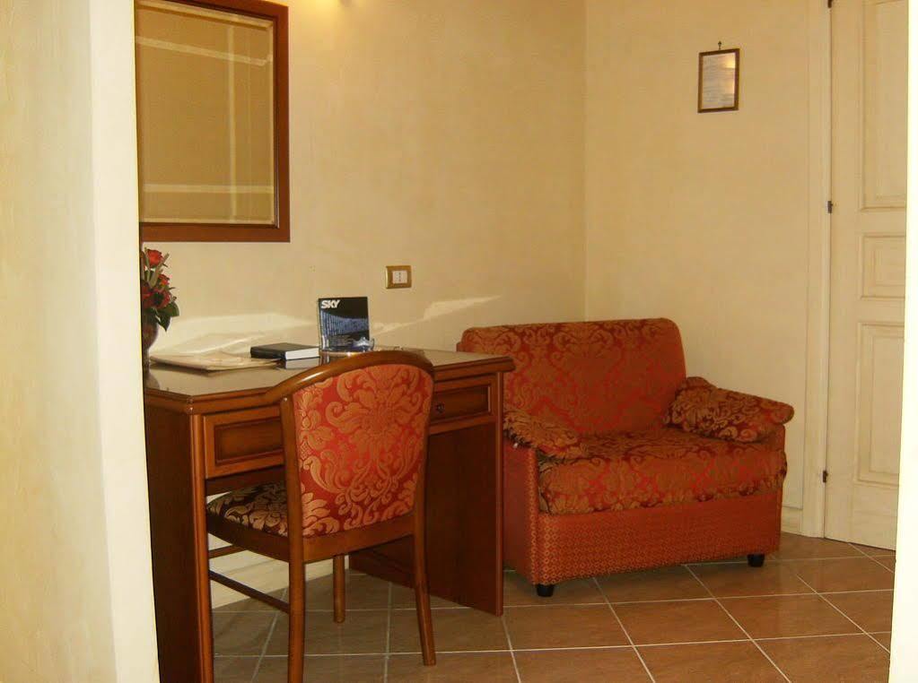 Hotel Centrale Bagheria Bagian luar foto