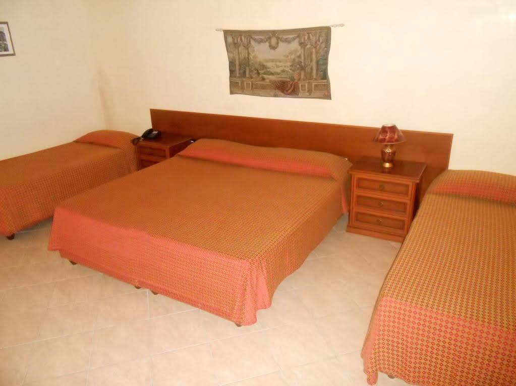 Hotel Centrale Bagheria Bagian luar foto
