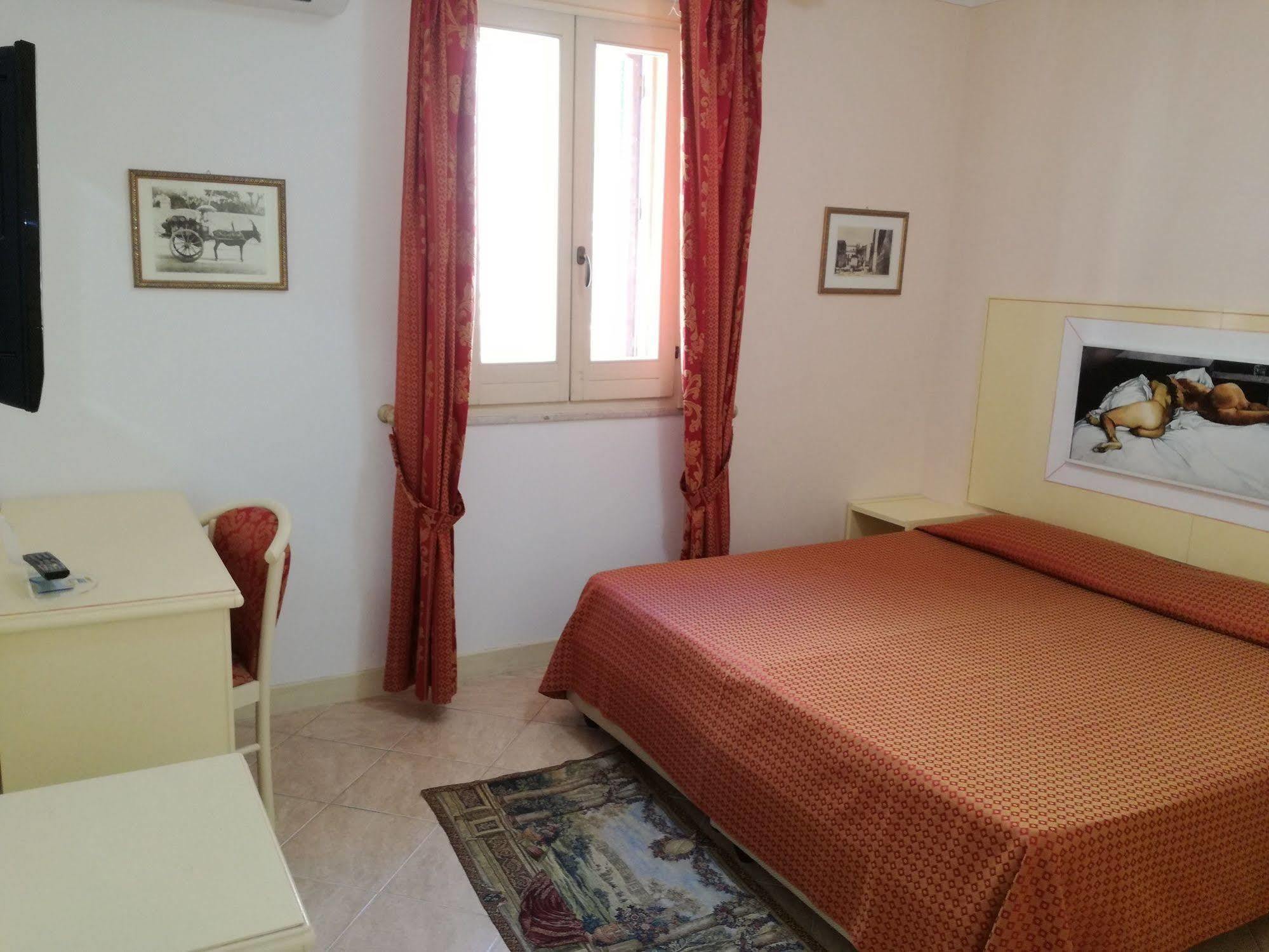 Hotel Centrale Bagheria Bagian luar foto