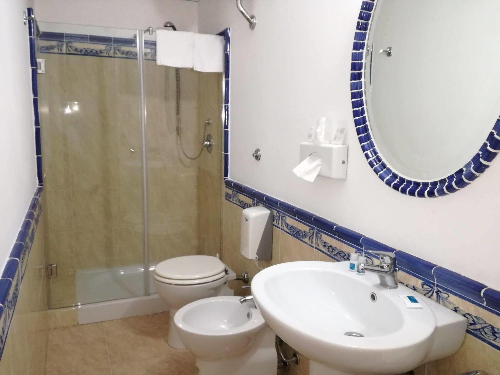 Hotel Centrale Bagheria Bagian luar foto