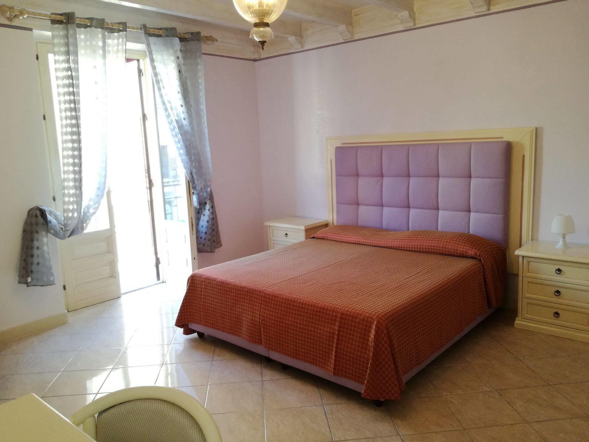 Hotel Centrale Bagheria Bagian luar foto