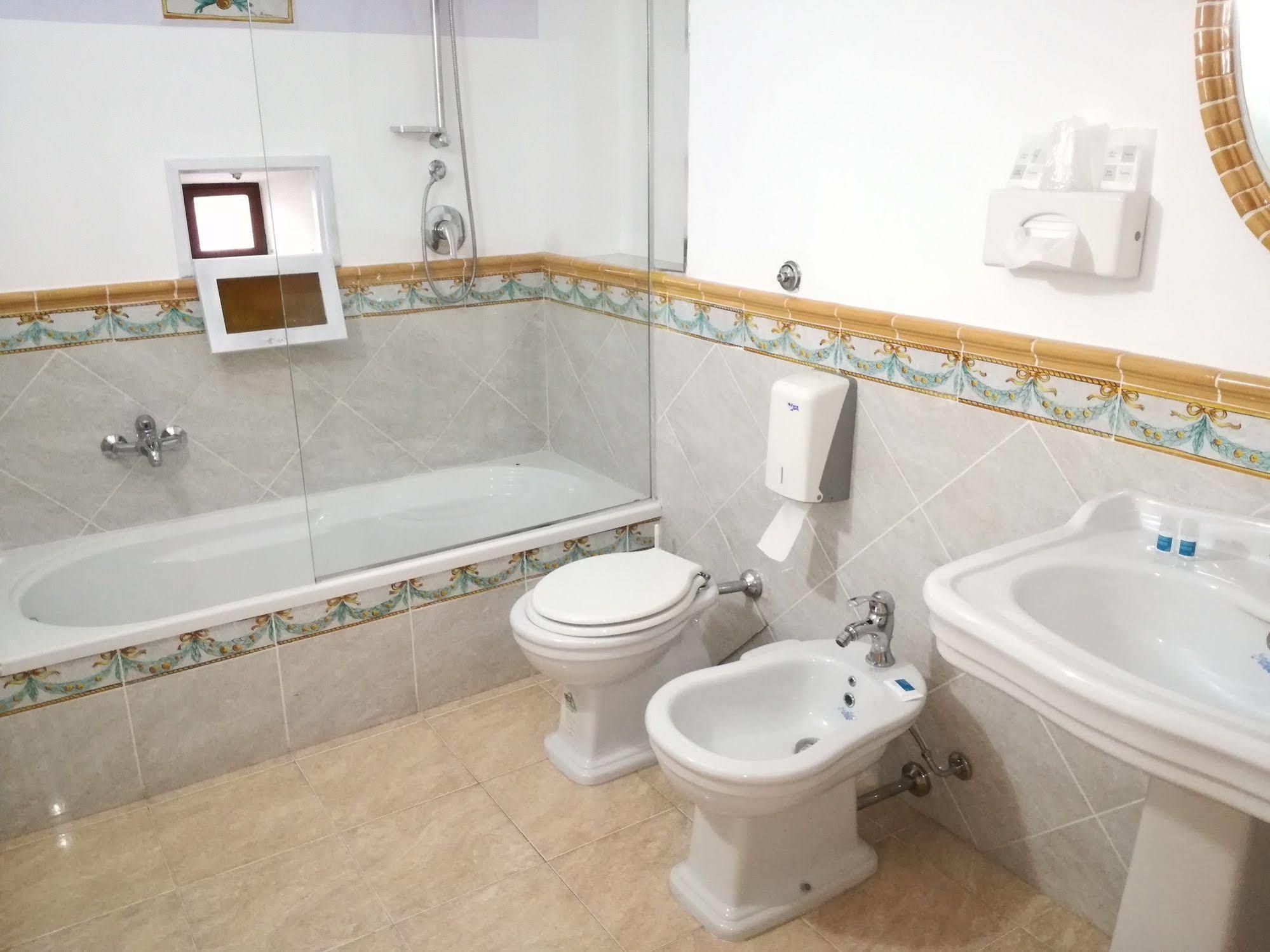 Hotel Centrale Bagheria Bagian luar foto